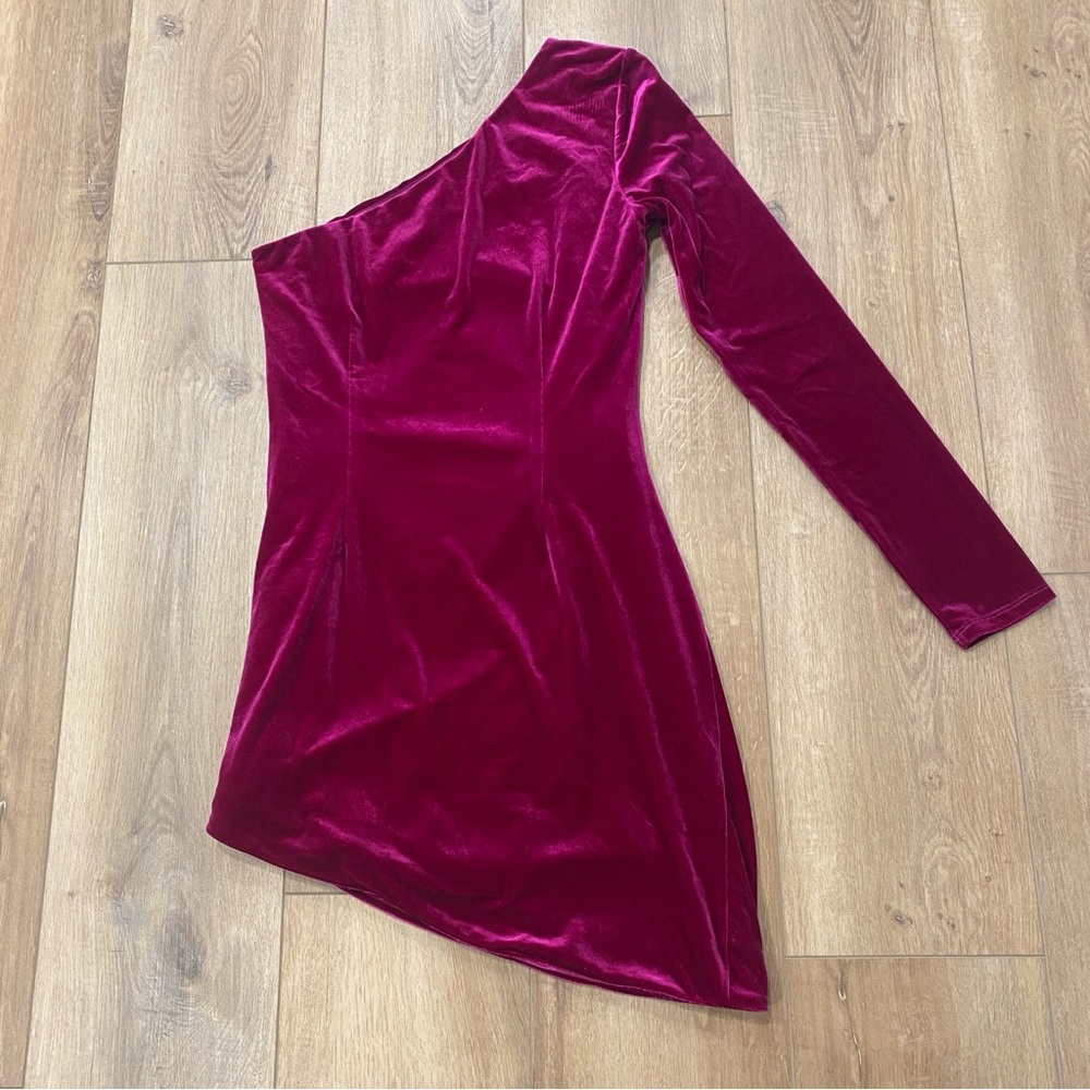 πNBDπREVOLVE GINNIE STRETCH VELVET ONE SLEEVE MINI DRESS MAGENTA SZ M - Picture 7 of 7